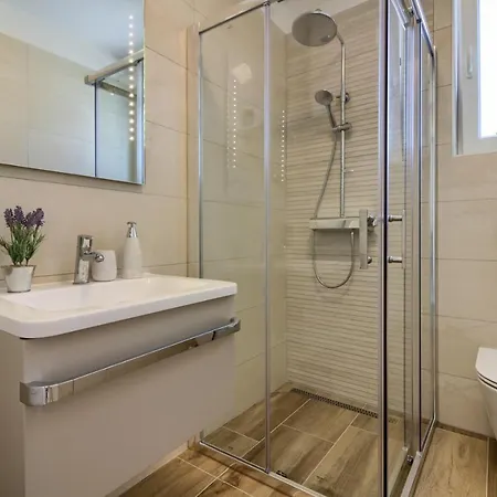 New Luxury With Extra Heated Pool With Hydromassage, Biliard Near Town Center * Marčana