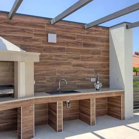 Villa New Luxury With Extra Heated Pool With Hydromassage, Biliard Near Town Center Marcana