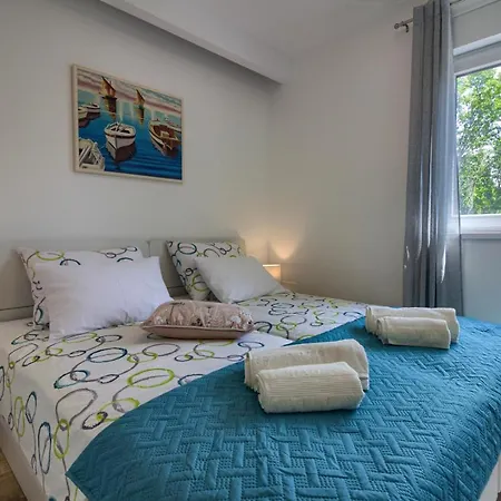 New Luxury With Extra Heated Pool With Hydromassage, Biliard Near Town Center Villa Marcana
