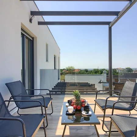 New Luxury With Extra Heated Pool With Hydromassage, Biliard Near Town Center * Marcana