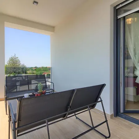 Villa New Luxury With Extra Heated Pool With Hydromassage, Biliard Near Town Center Marcana