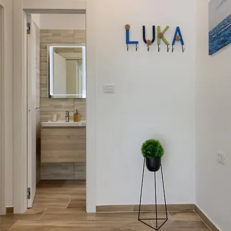 New Luxury With Extra Heated Pool With Hydromassage, Biliard Near Town Center Villa *